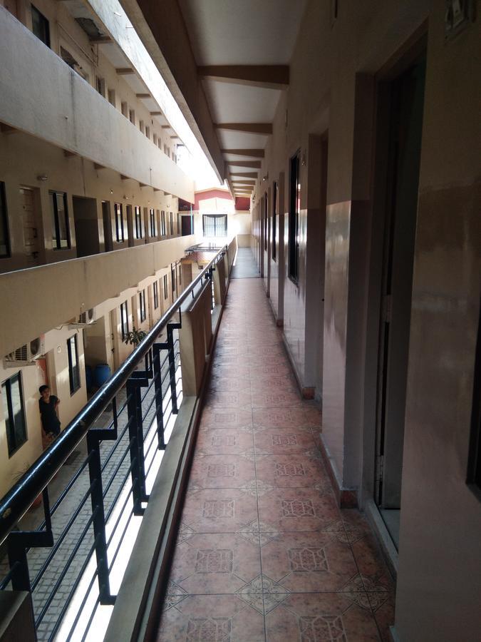 Veekay Tourist Home バンガロール エクステリア 写真